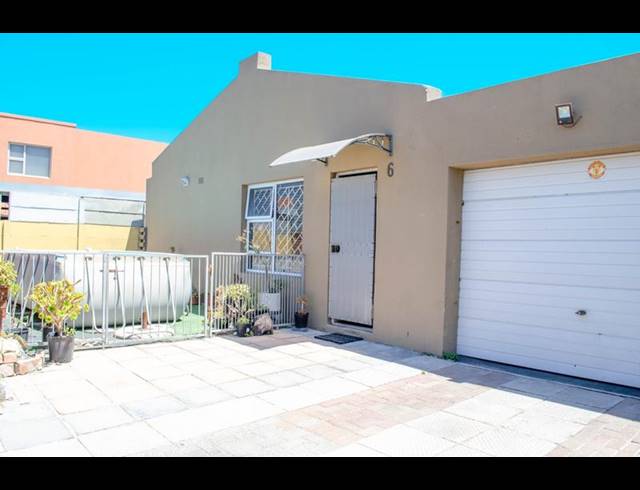 3 BEDROOM HOUSE FOR SALE IN PELIKAN PARK